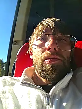 Snapshot of Fuckboy4public chatting on October 9, 8:03 pm Fuckboy4public online show from October 9, 8:03 pm