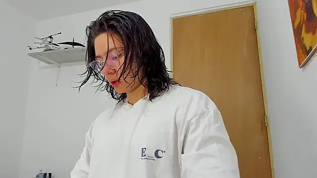 AngelBennet  online show from February 9, 3:00 am