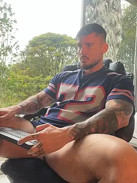 DimitriSullivan  online show from December 18, 3:08 pm