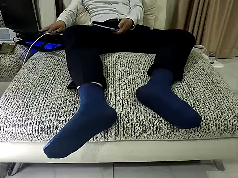 softlyS online show from December 15, 3:20 pm