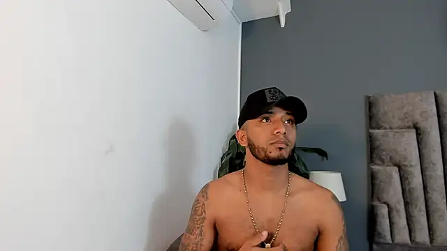 Robin Rief online show from December 2, 3:53 am