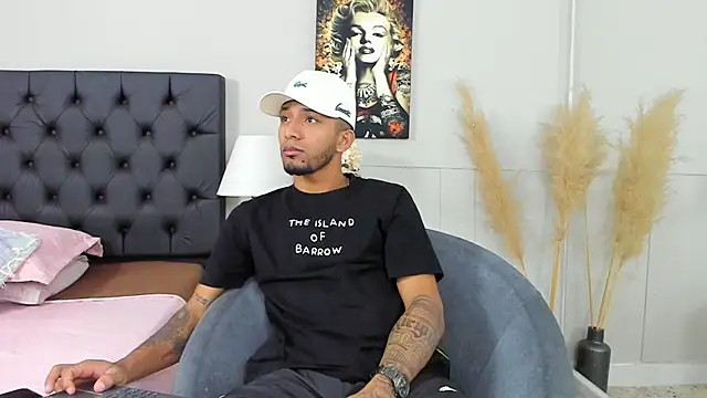 Robin Rief online show from February 2, 3:32 am