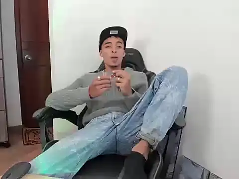 twink latino5 online show from March 13, 10:32 pm