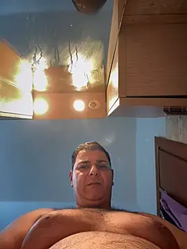 SecretlyDD online show from February 19, 8:20 pm