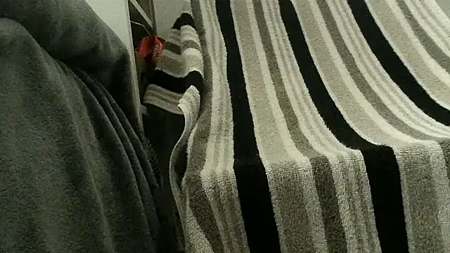 teek1234 1 online show from March 17, 4:04 am