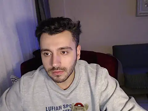 handsomeee04 online show from November 12, 10:25 pm