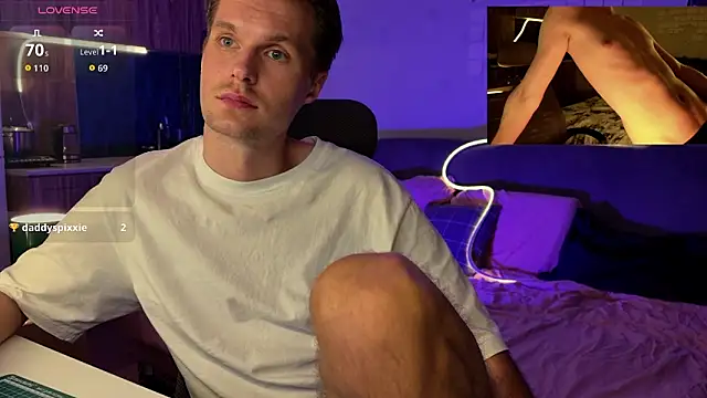 Leonnextdoor online show from April 30, 8:57 pm