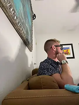 Snapshot of bjay1210 chatting on January 2, 2:54 am bjay1210 online show from January 2, 2:54 am