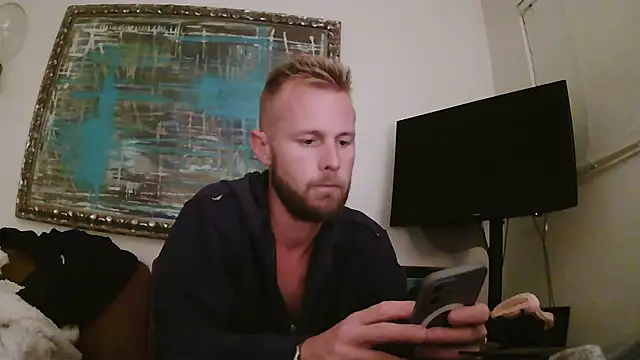 Snapshot of bjay1210 chatting on January 13, 3:45 am bjay1210 online show from January 13, 3:45 am