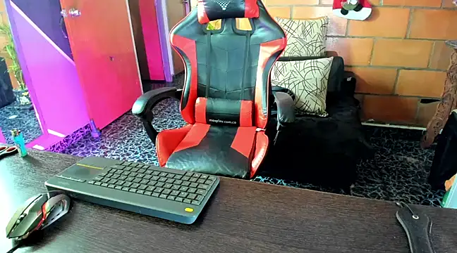 Adam Valenciia online show from February 19, 3:38 pm