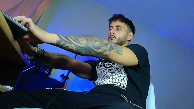 XanderCage99 online show from November 11, 1:05 pm