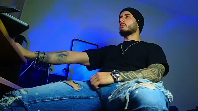 XanderCage99 online show from April 2, 10:50 pm