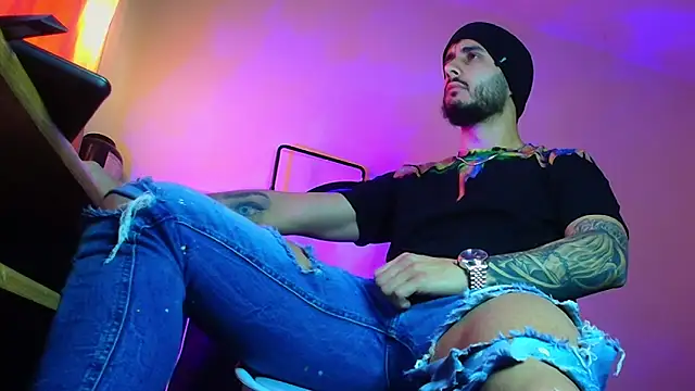 XanderCage99 online show from April 4, 12:46 pm