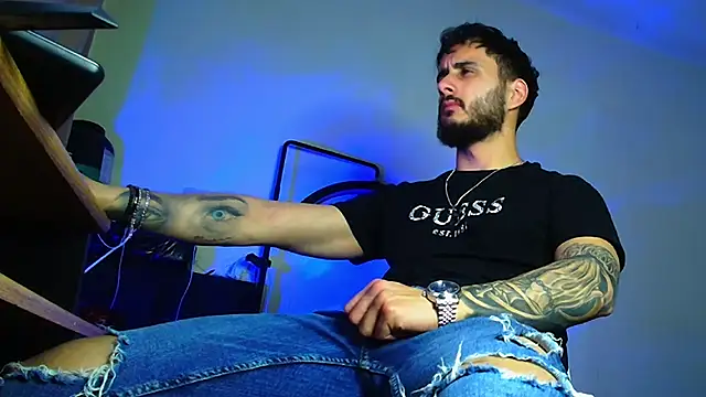 XanderCage99 online show from April 18, 1:18 am