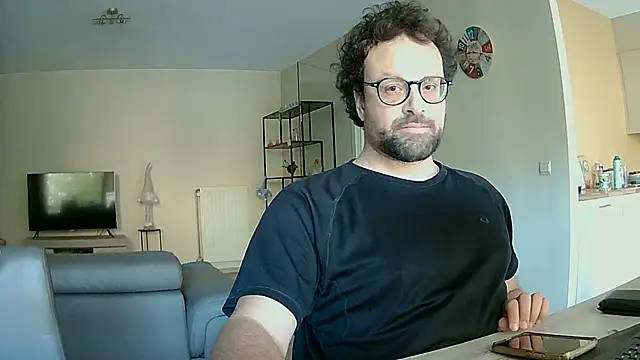 littlehairyman online show from September 22, 7:19 am