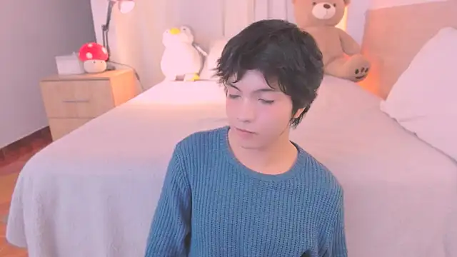 AllanYong18 online show from February 15, 8:24 am