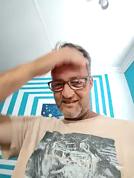 itsmeyes69 online show from January 28, 2:42 pm