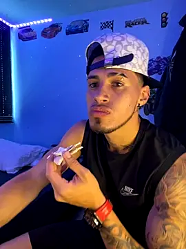 Snapshot of Neymar_jr11-collinss chatting on September 14, 2:41 pm Neymar jr11-collinss online show from September 14, 2:41 pm