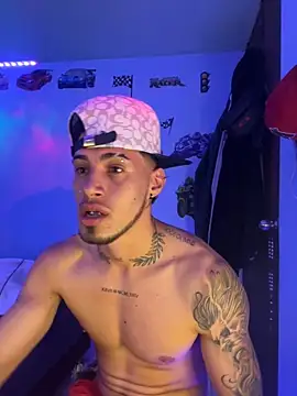 Snapshot of Neymar_jr11-collinss chatting on September 12, 10:32 pm Neymar jr11-collinss online show from September 12, 10:32 pm