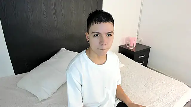 alanblack1 online show from February 6, 1:10 pm