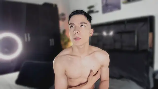 alanblack1 online show from April 17, 2:20 pm