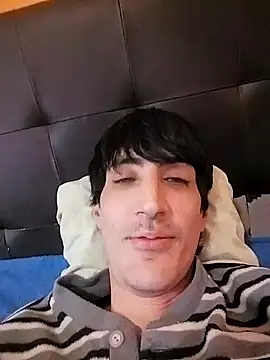 Snapshot of moutt99 chatting on January 20, 10:29 am moutt99 online show from January 20, 10:29 am