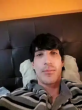 Snapshot of moutt99 chatting on January 18, 1:08 pm moutt99 online show from January 18, 1:08 pm