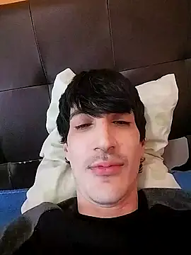 Snapshot of moutt99 chatting on January 21, 1:50 pm moutt99 online show from January 21, 1:50 pm