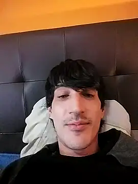 Snapshot of moutt99 chatting on January 22, 2:03 pm moutt99 online show from January 22, 2:03 pm