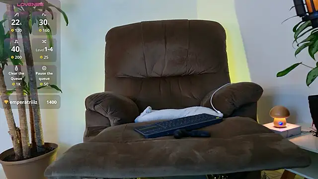 Snapshot of Fraannco chatting on October 1, 9:19 pm Fraannco online show from October 1, 9:19 pm