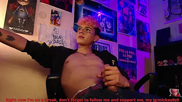 Mickey Magic online show from November 18, 2:43 pm