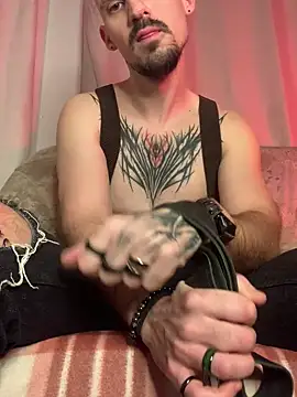 AssHunter4k online show from January 25, 6:01 am