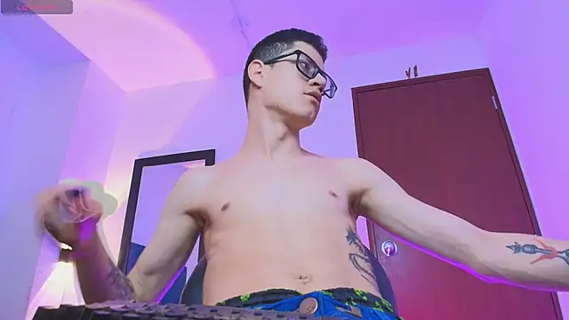 wolfandsky online show from February 3, 11:37 am