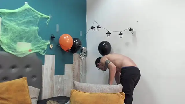 Frank Millers online show from November 4, 6:53 pm