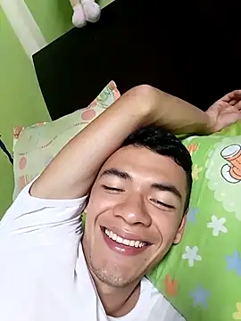 andresiito203 online show from March 12, 5:46 am