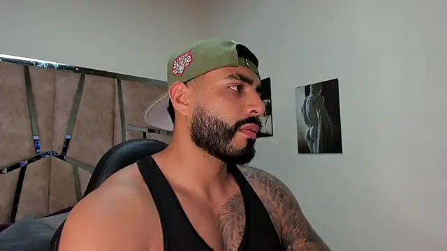 LeandroRusso online show from February 23, 9:36 pm