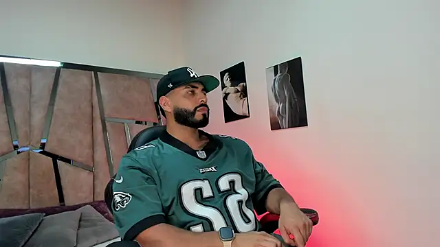 LeandroRusso online show from February 20, 7:52 pm