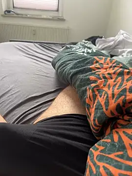 Mo 2003 online show from January 31, 12:18 pm