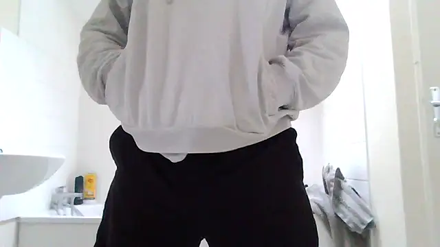 Snapshot of Zer_oki chatting on February 22, 9:34 am Zer oki online show from February 22, 9:34 am