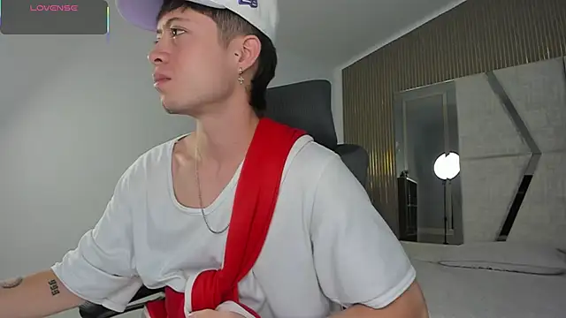 marcuscollins1  online show from December 22, 2:47 pm