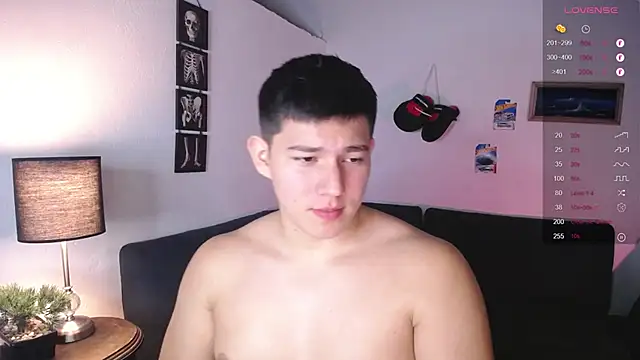 JamesCr  online show from February 25, 1:28 am