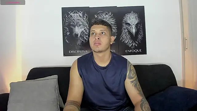 Snapshot of JohanSmith chatting on September 30, 12:06 am JohanSmith online show from September 30, 12:06 am