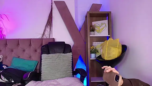 PepperTwink online show from February 2, 4:04 pm