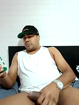 Snapshot of xhoco14 chatting on February 25, 6:58 am xhoco14 online show from February 25, 6:58 am