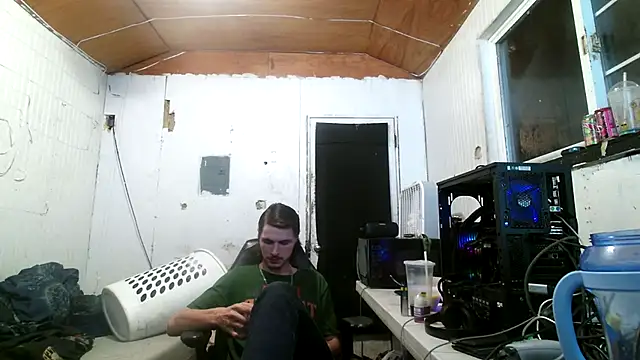 nuttyking2022 online show from October 3, 5:45 am