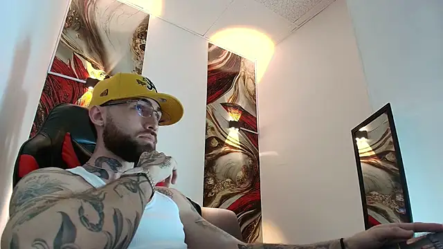 Luke davis01 online show from January 14, 1:05 pm