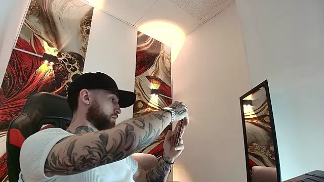 Luke davis01 online show from February 2, 1:19 pm