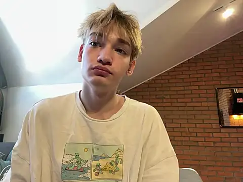 Julian wins online show from February 24, 7:44 am