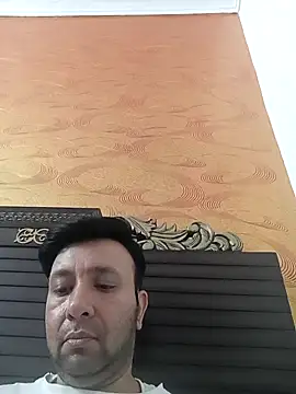 innocentboy1987 online show from April 17, 6:05 am