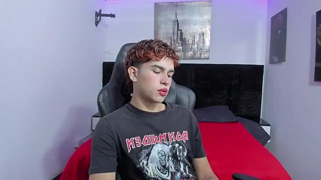 Aiiden 15 online show from September 19, 12:38 pm